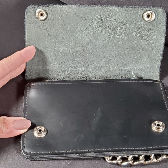 Leather Wallet with Chain - Picture 4 of 6